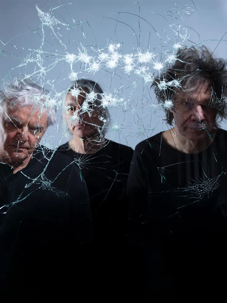 h_the-young-gods_charlotte-walker