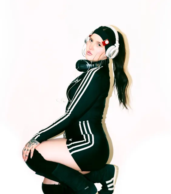 LinaPary_Photo_01_DR